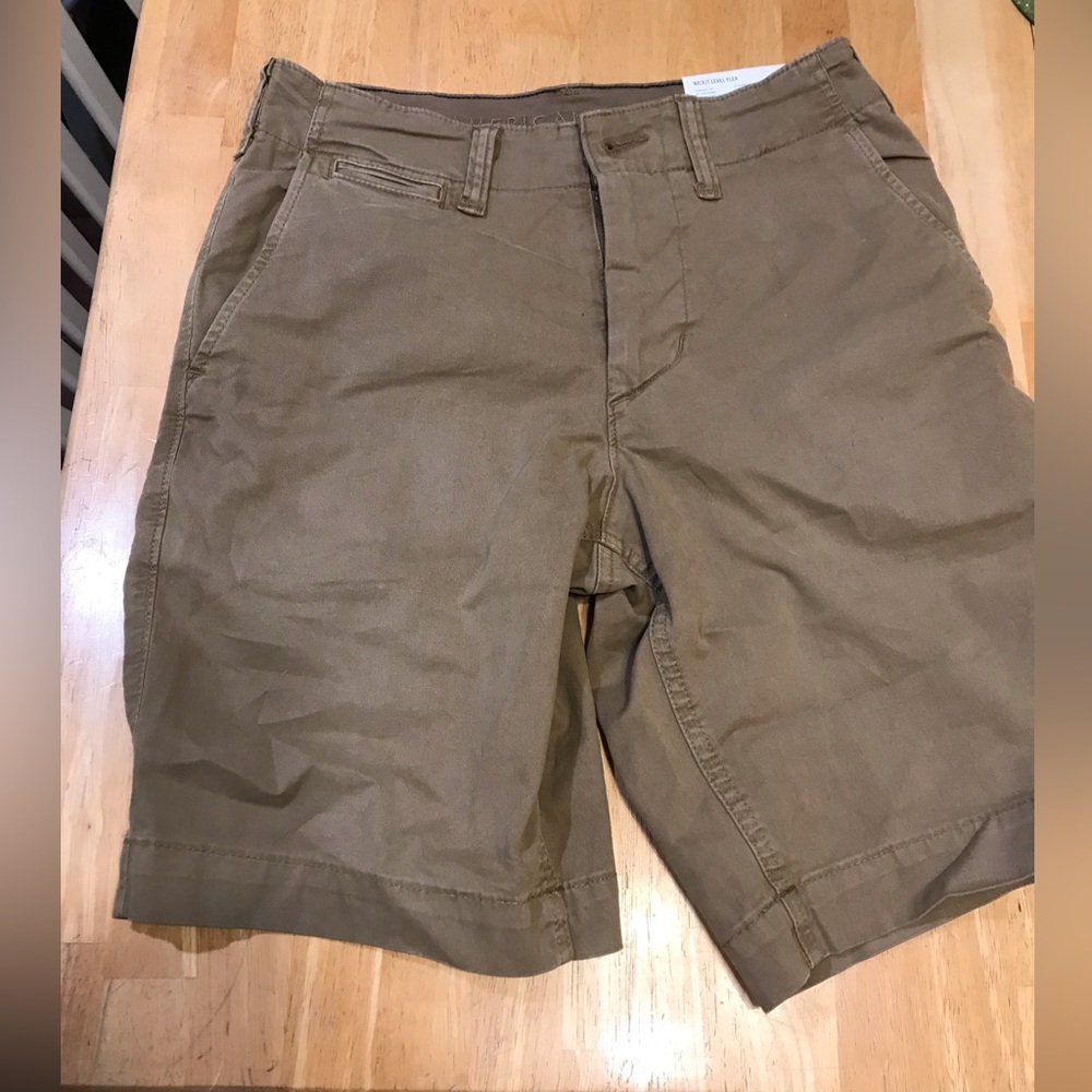 New with tag mens size 26 American eagle khaki shorts